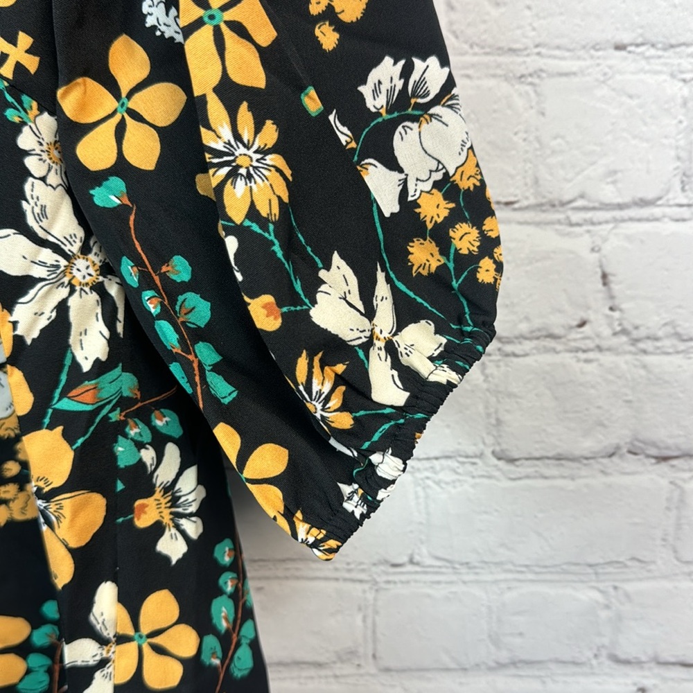 BloomChic Floral Black and Orange Women's Balloon Sleeve Top Plus Size 1X - Picture 4 of 7